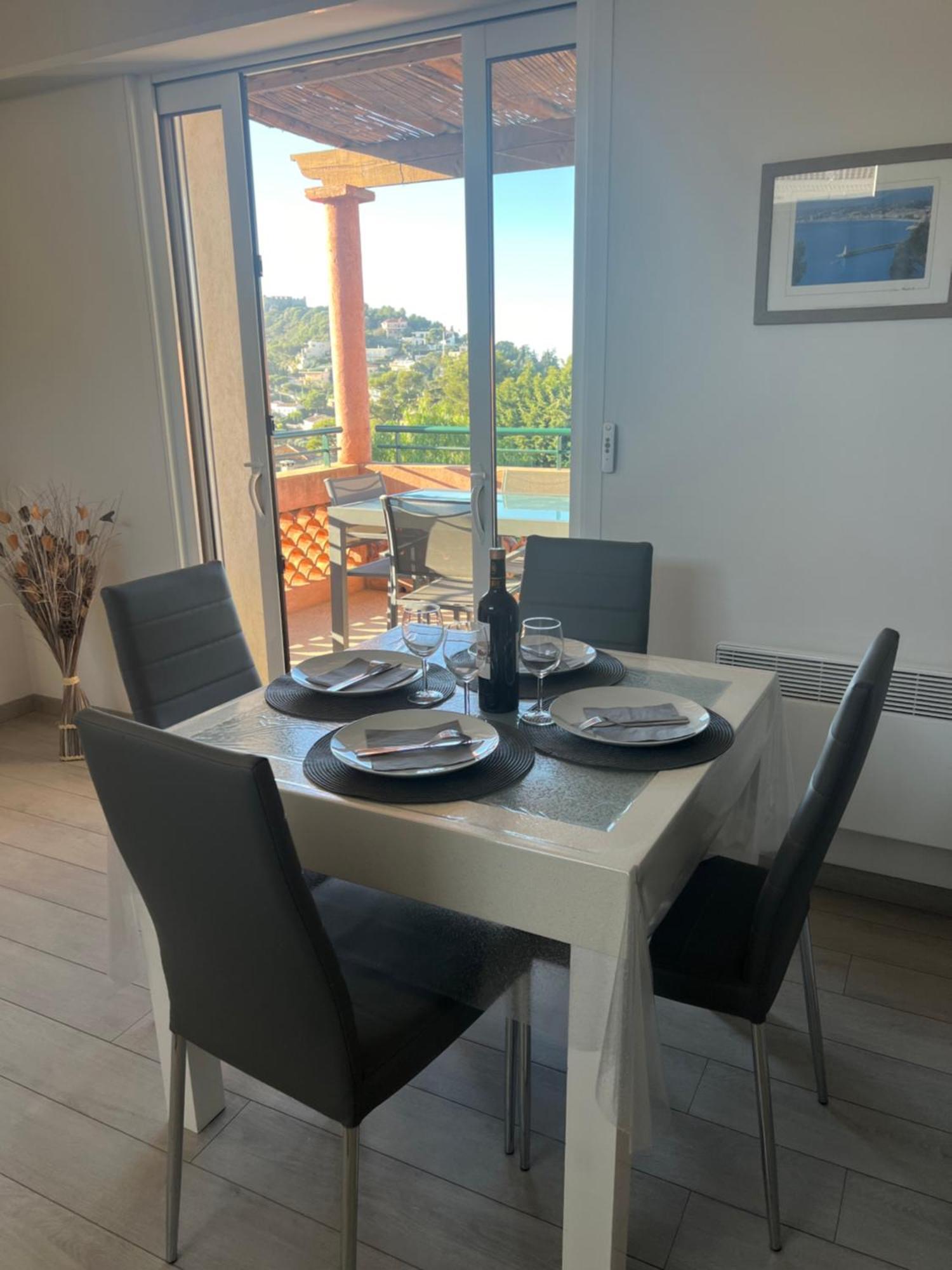Agreable 3 Pieces Climatise Avec Vue Mer Et Parking Villefranche-sur-Mer Exterior photo