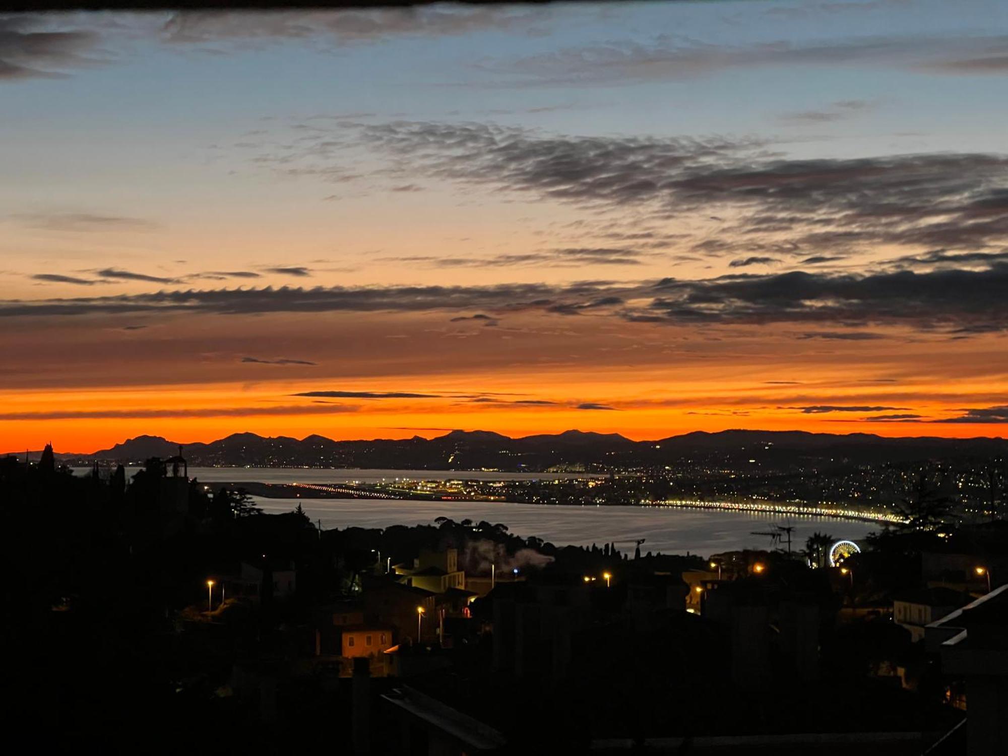 Agreable 3 Pieces Climatise Avec Vue Mer Et Parking Villefranche-sur-Mer Exterior photo